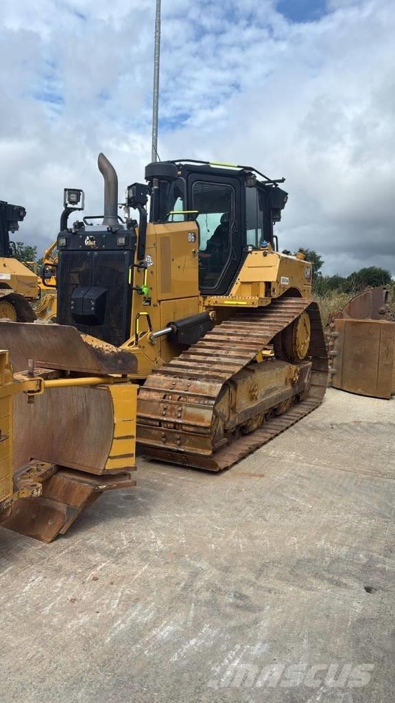 CAT D 6 LGP بلدوزرات مجنزرة