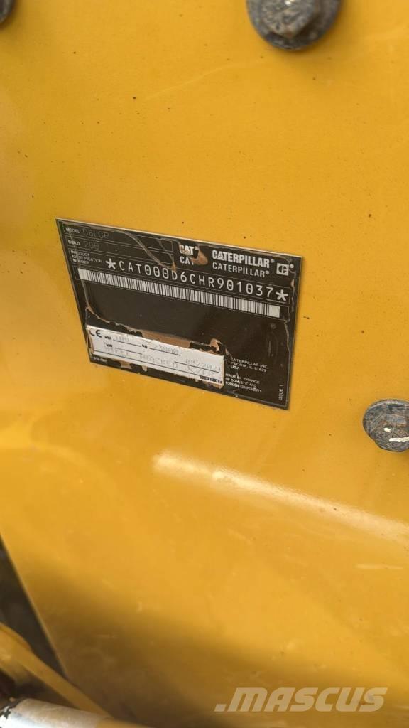 CAT D 6 LGP بلدوزرات مجنزرة