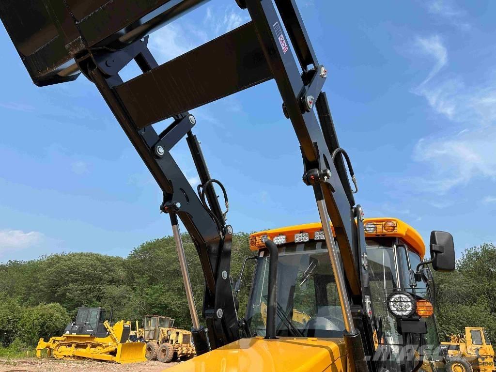 JCB 3CX لوادر ذات جرافات عكسية