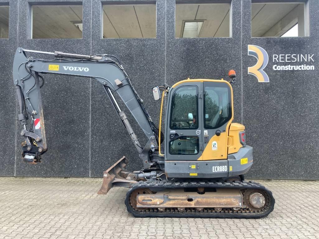 Volvo ECR 88 D حفارات وسط 7 طن - 12 طن