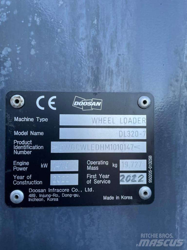 Doosan DL 320-7 لوادر بعجل