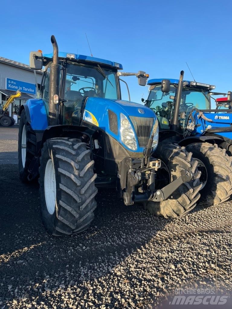 New Holland T7030 الجرارات