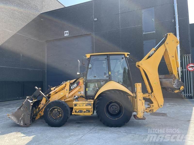 CAT 428 F لوادر ذات جرافات عكسية