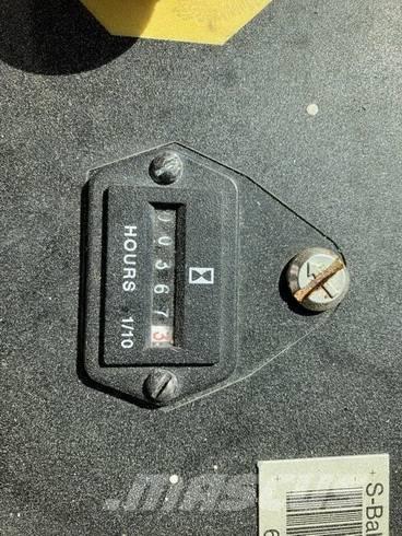 Snorkel S 1930 E رافعات مقصية الشكل