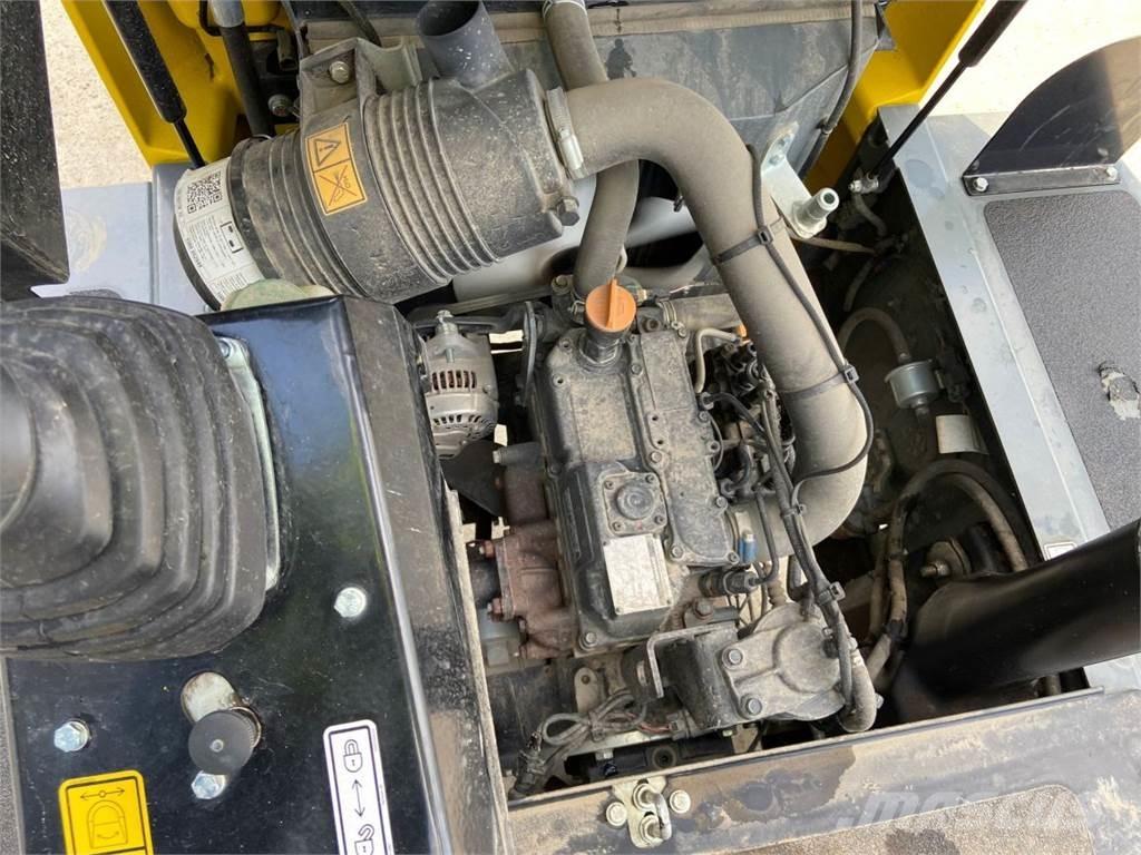 Neuson DW30 (8134) عربات نقل قلابة للمواقع