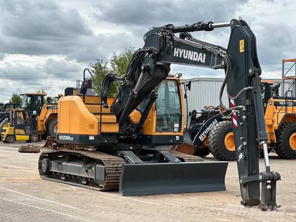 Hyundai HX 235 ALCR حفارات زحافة