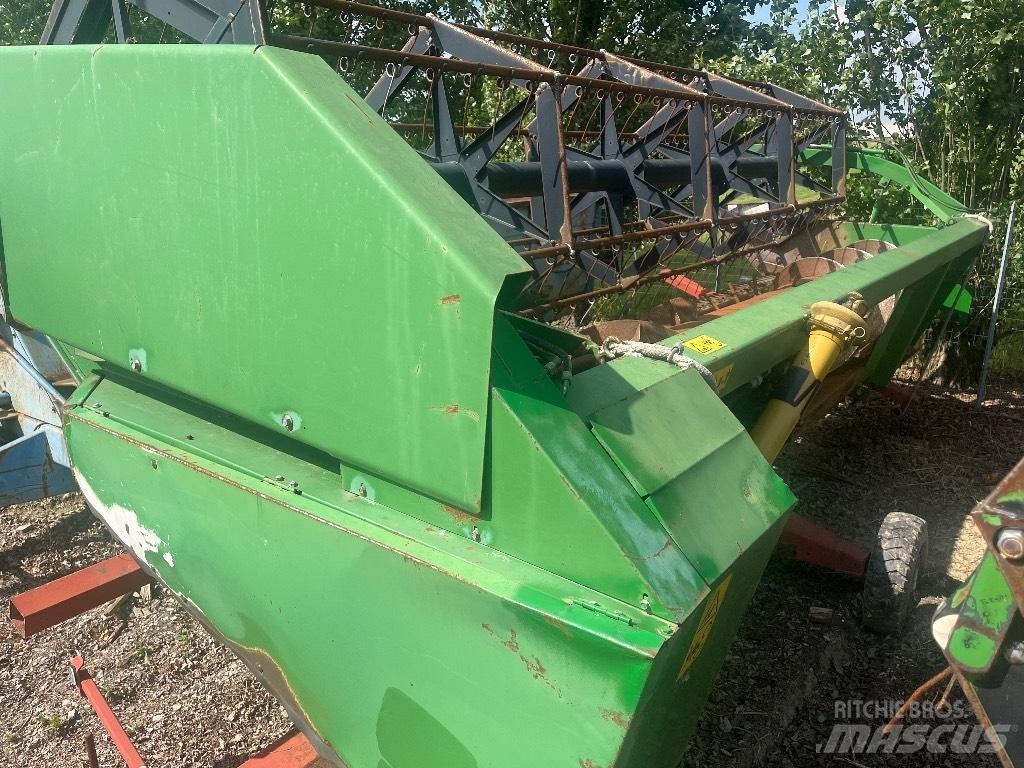 John Deere 2058 حصادات
