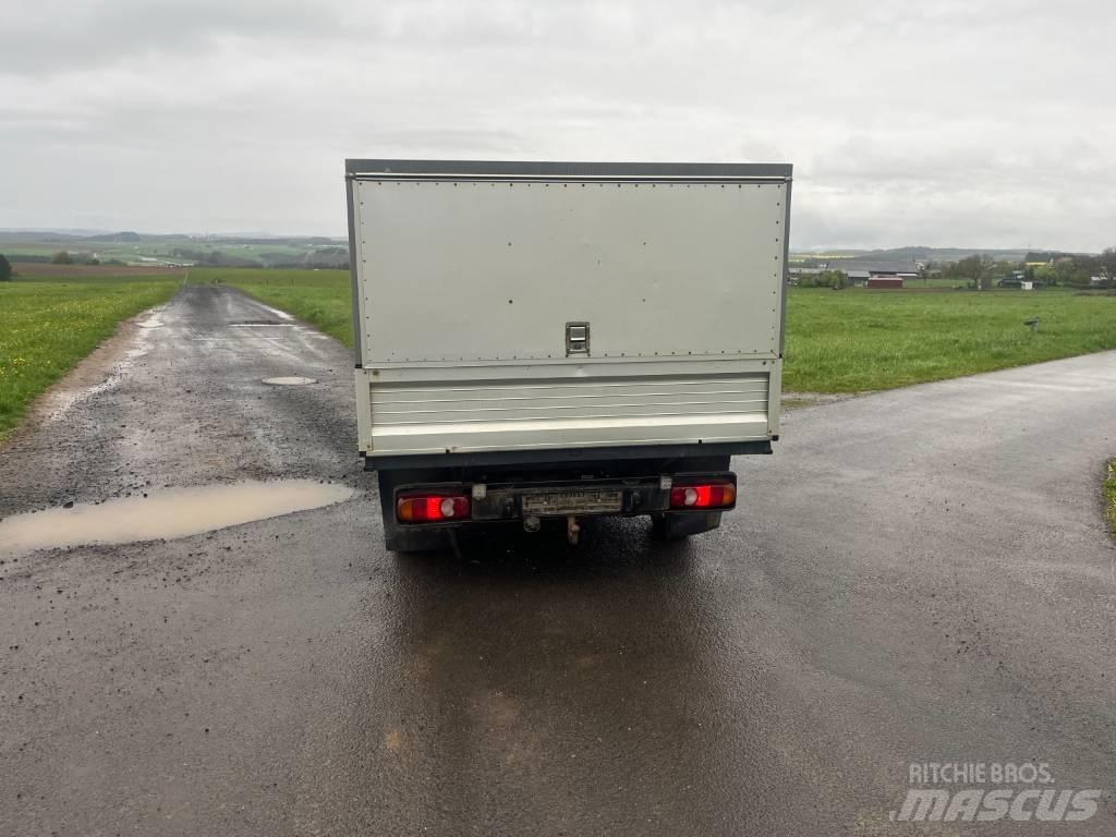Volkswagen T5 شاحنات ذات هيكل صندوقي