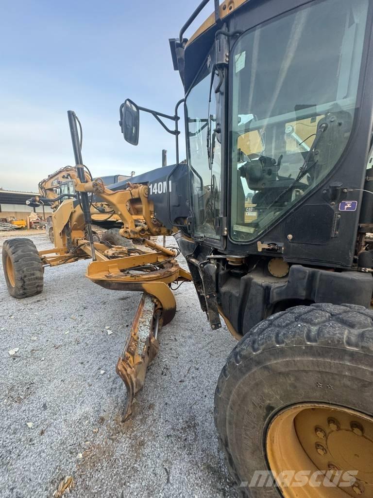 CAT 140 M معدات تمهيد الطرق