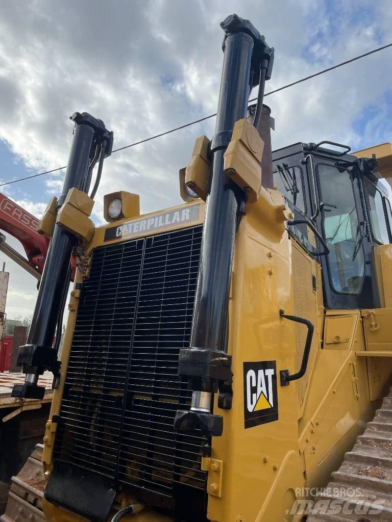 CAT D8L بلدوزرات مجنزرة