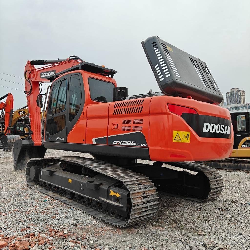 Doosan DX 225 LCA حفارات زحافة
