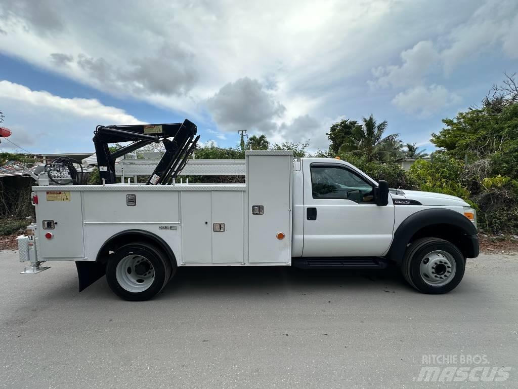 Ford F 550 شاحنات خفيفة/مفصلية الجوانب
