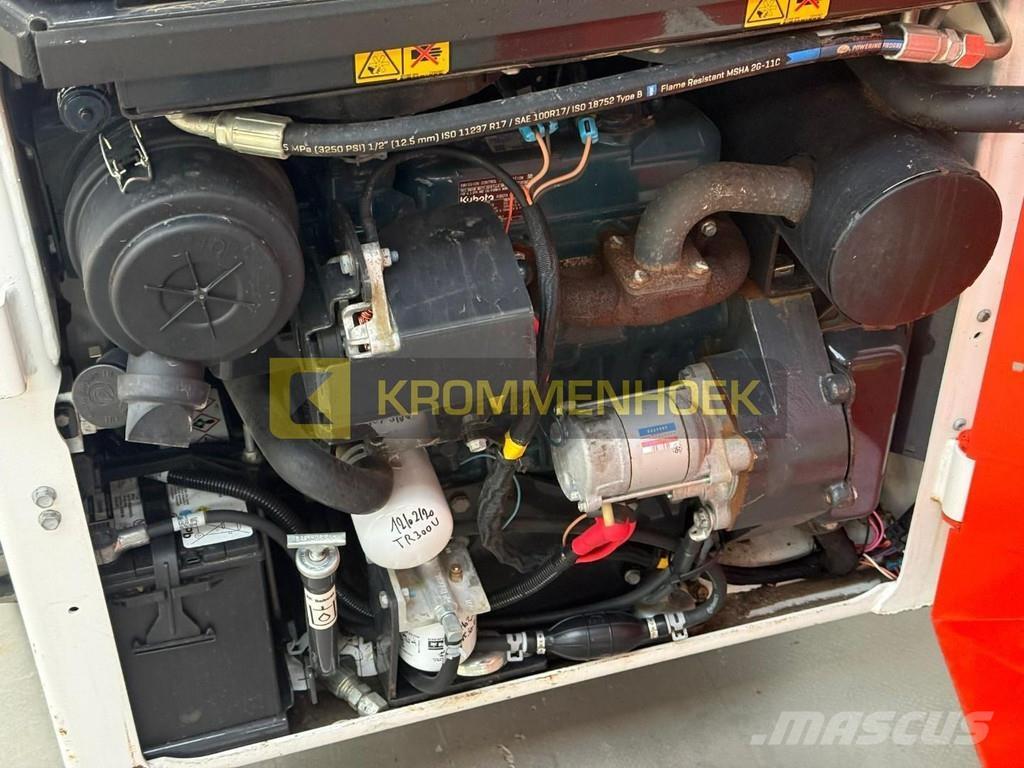 Bobcat S 70 لوادر انزلاقية التوجيه