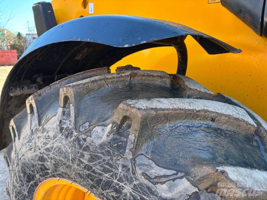 JCB 540-140 Hi Vis مناولات متداخلة