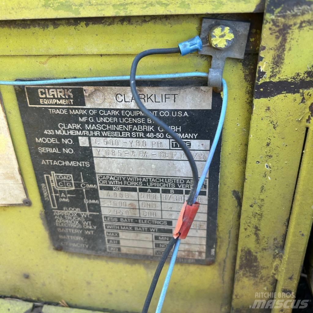 Clark C 500 Y 80 PD شاحنات الديزل