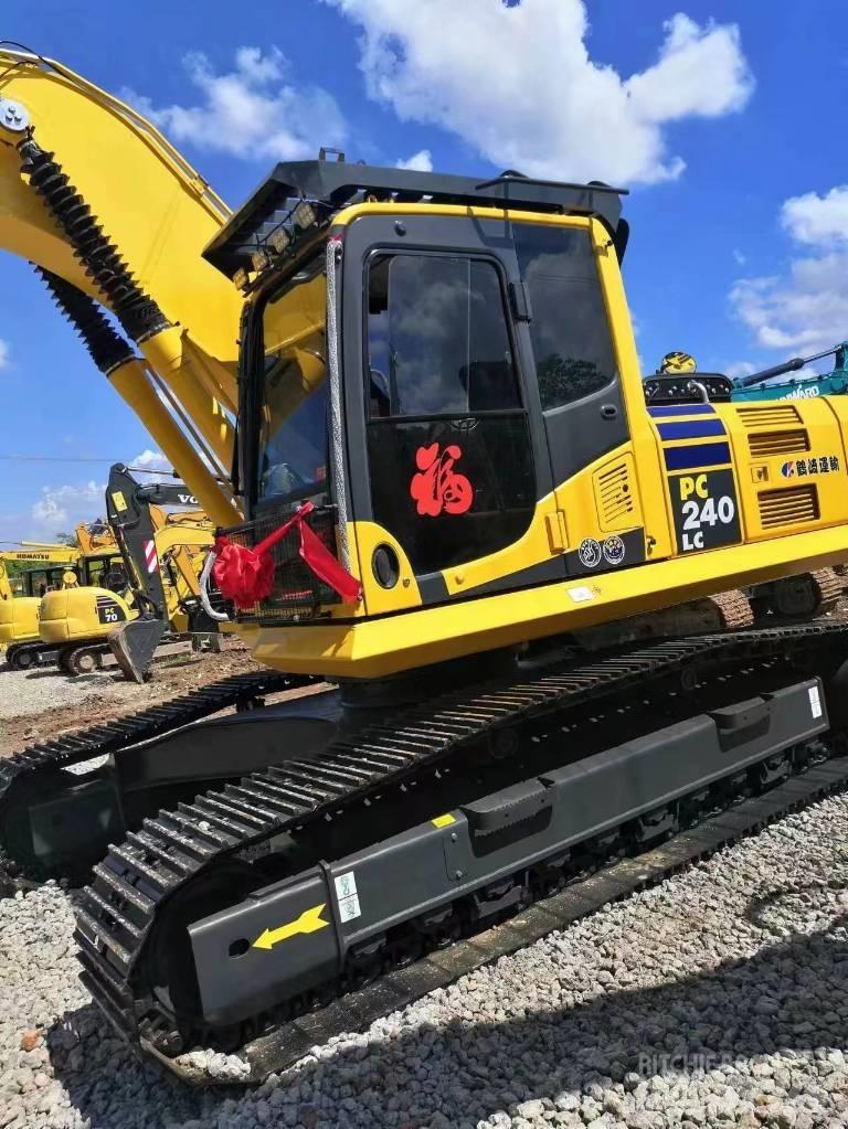Komatsu PC 240 LC-8 حفارات زحافة