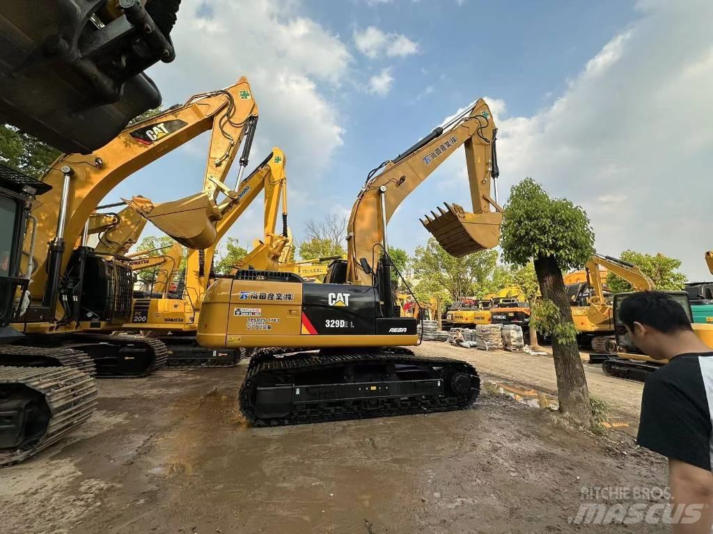 CAT 329 D حفارات زحافة