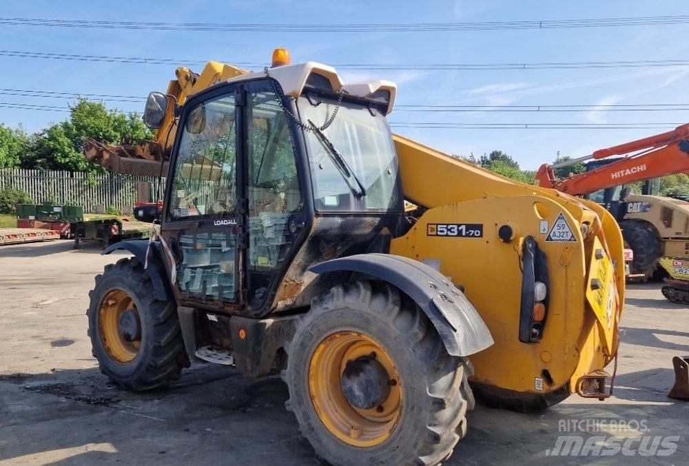 JCB 531-70 مناولات متداخلة