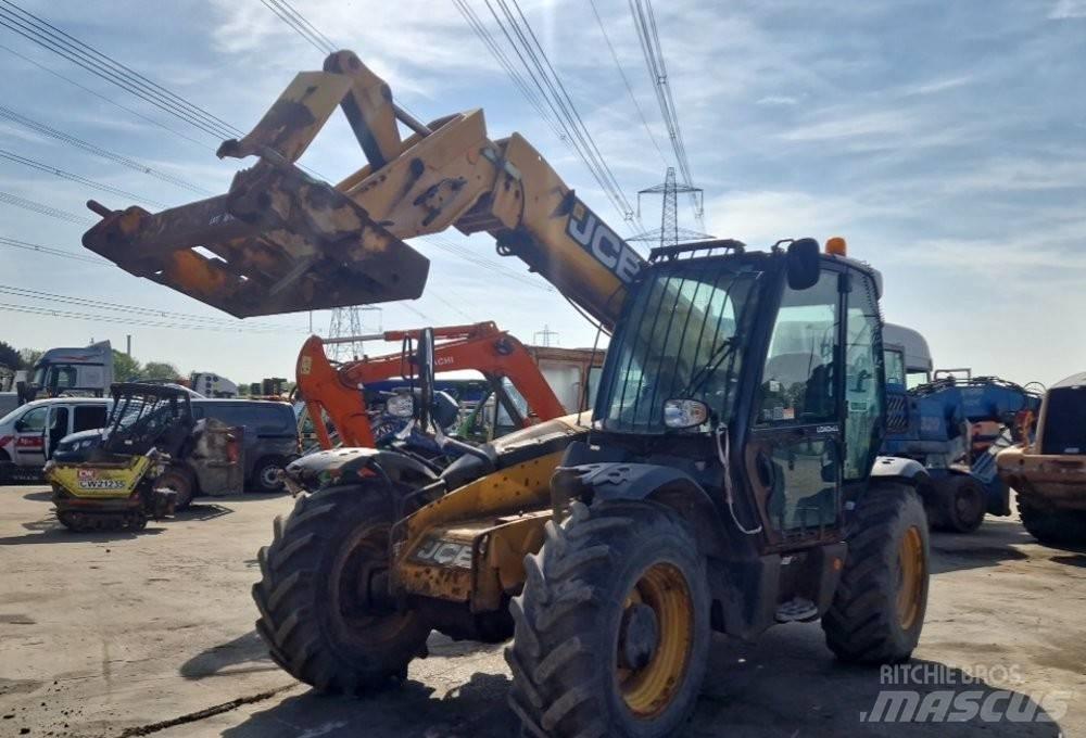 JCB 531-70 مناولات متداخلة