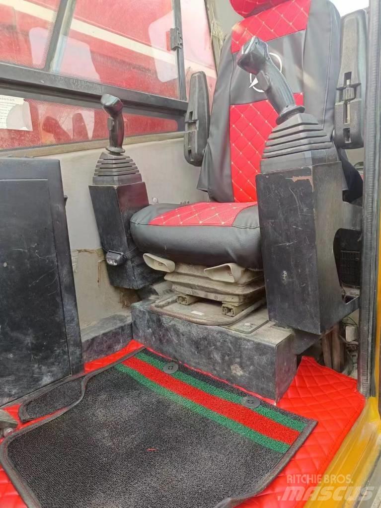 Sany STC 250 H رافعات صالحة لكل أنواع الطرق