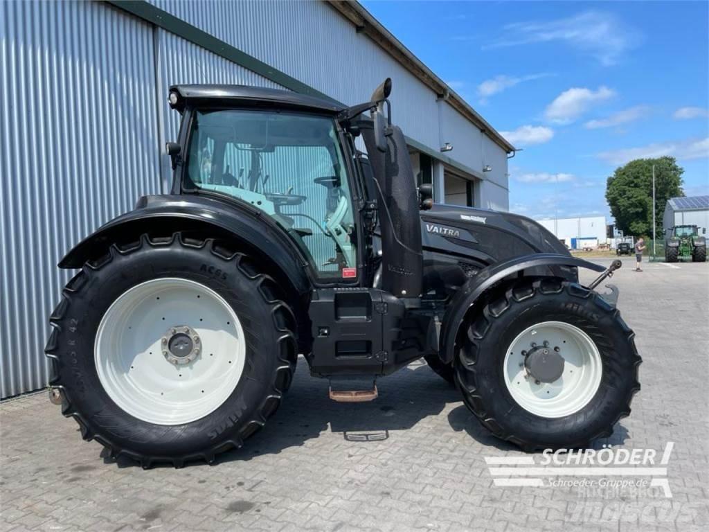 Valtra T 174 EA الجرارات