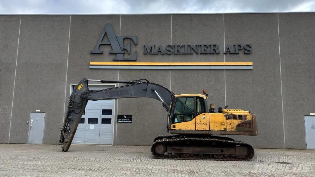 Volvo EC 240 C L حفارات زحافة