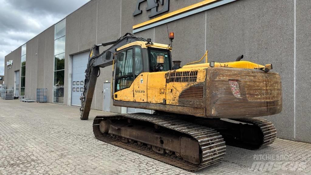 Volvo EC 240 C L حفارات زحافة