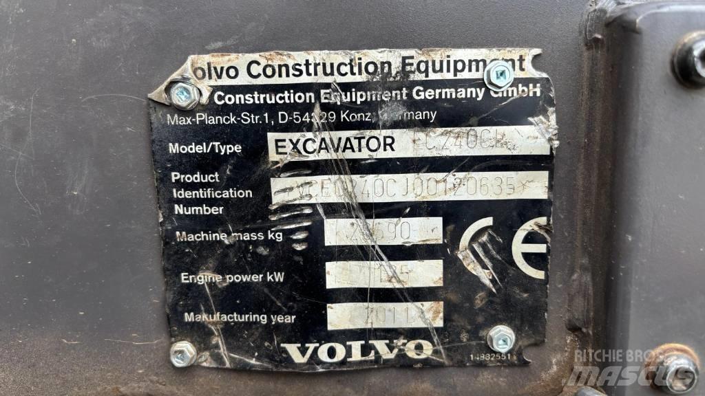 Volvo EC 240 C L حفارات زحافة