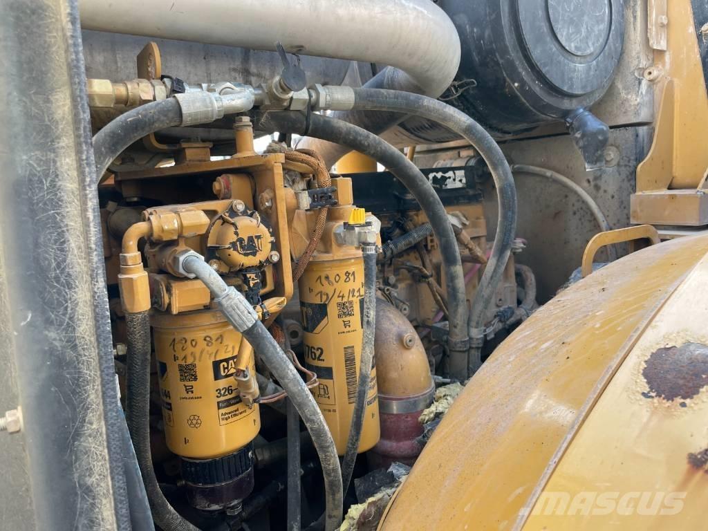 CAT 966H لوادر بعجل