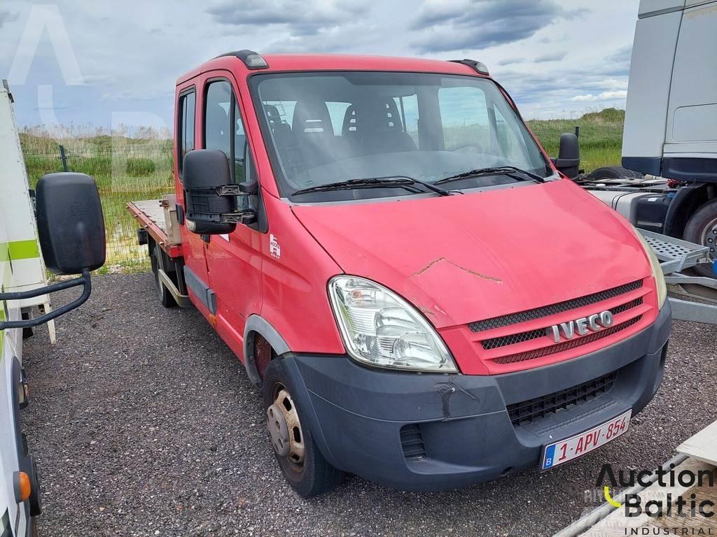 Iveco 50C18 شاحنات مسطحة/مفصلية الجوانب