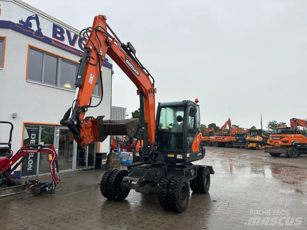 Doosan DX 57 W-5 حفارات بعجل