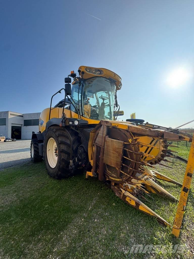 New Holland FR 600 علافات ذاتية الدفع