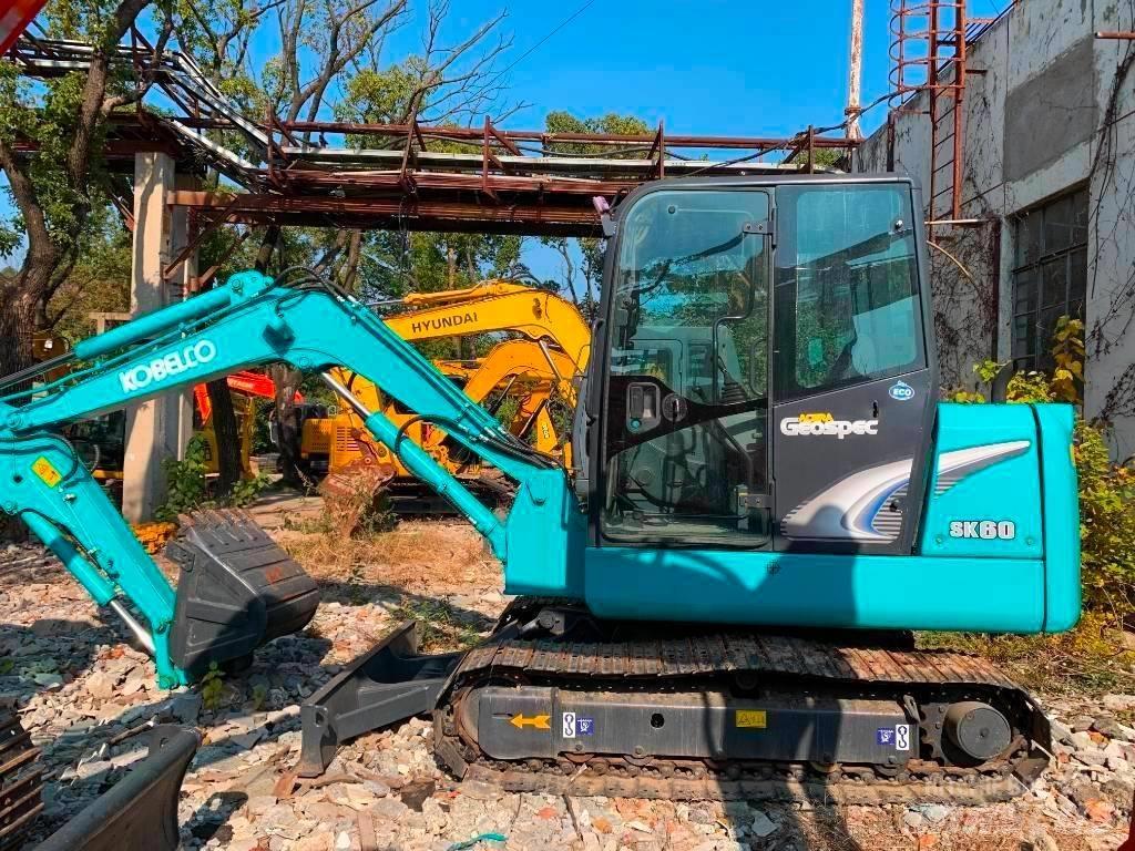 Kobelco SK 60 حفارات زحافة