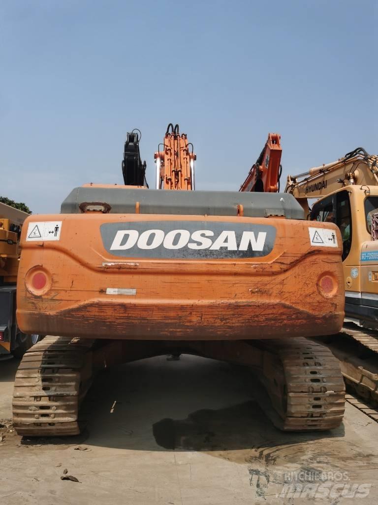 Doosan DX 300 LC--9C حفارات زحافة