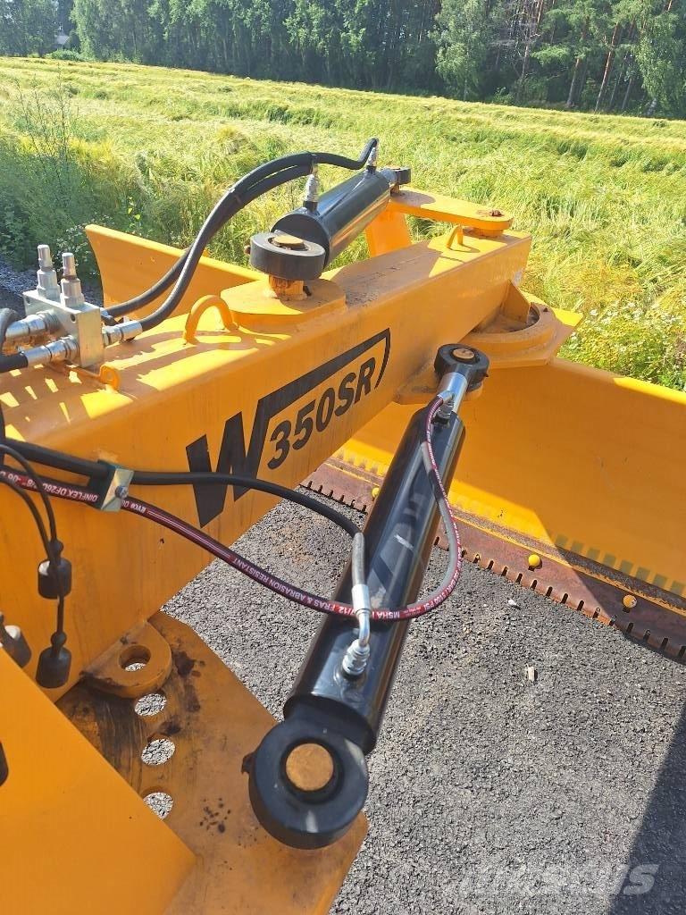 VM W 350 SR زلاقات الطرق