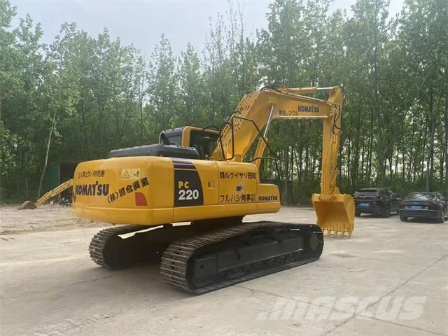 Komatsu PC 220-8 حفارات زحافة