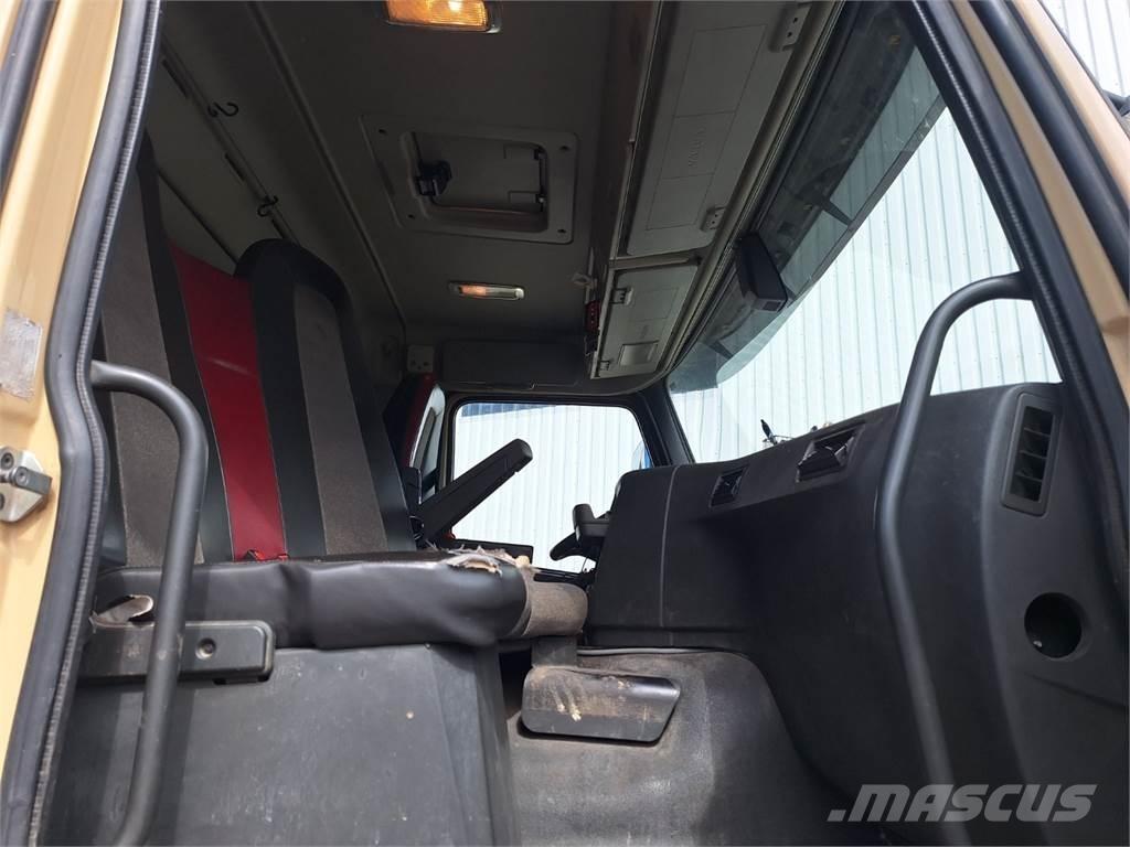 Volvo FMX 380 6X2 شاحنات بمقصورة وهيكل