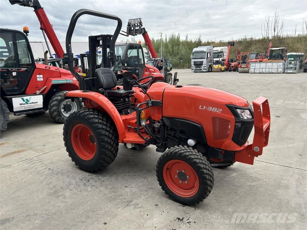 Kubota L1-382 (7325) جرارات مدمجة