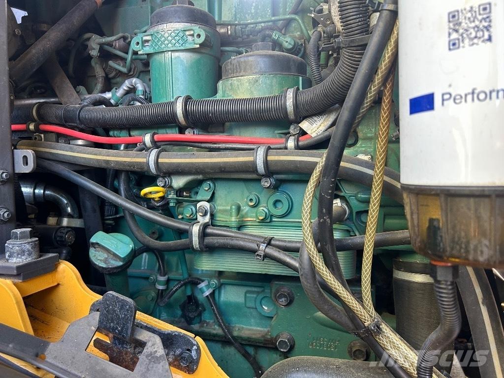 Volvo L110H لوادر بعجل