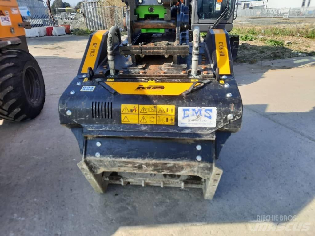 MB Crusher BF 90.3 سحق الدلاء
