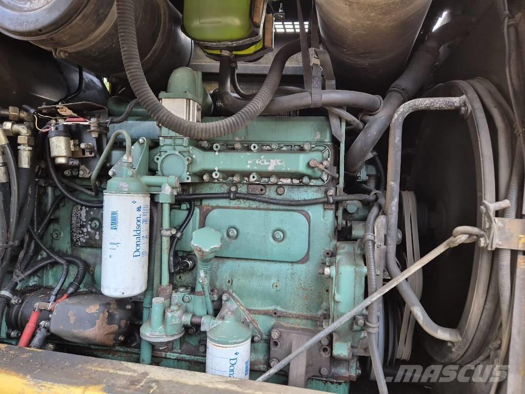 Volvo L 120 B لوادر بعجل