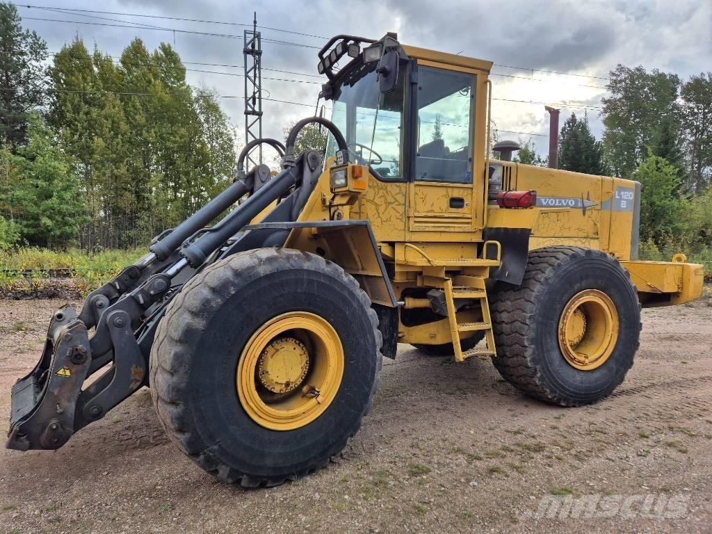 Volvo L 120 B لوادر بعجل