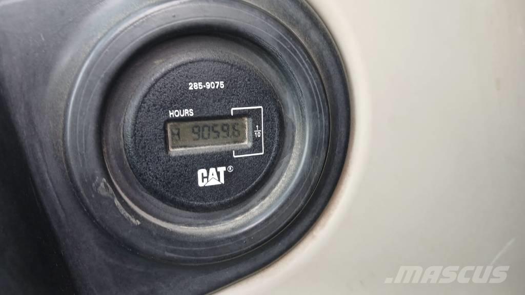 CAT M 316 C حفارات بعجل