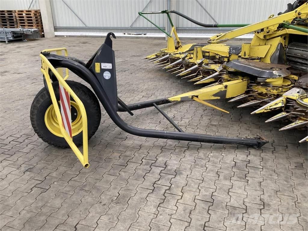 John Deere 7750i علافات ذاتية الدفع