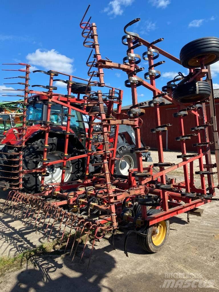 Väderstad NZ 740 الكاسحات وقلابات التربة ذات المحركات