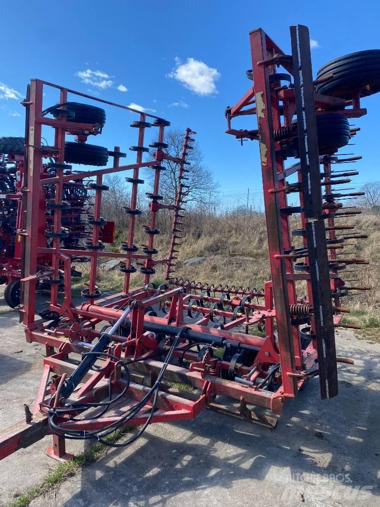 Väderstad NZ 740 الكاسحات وقلابات التربة ذات المحركات