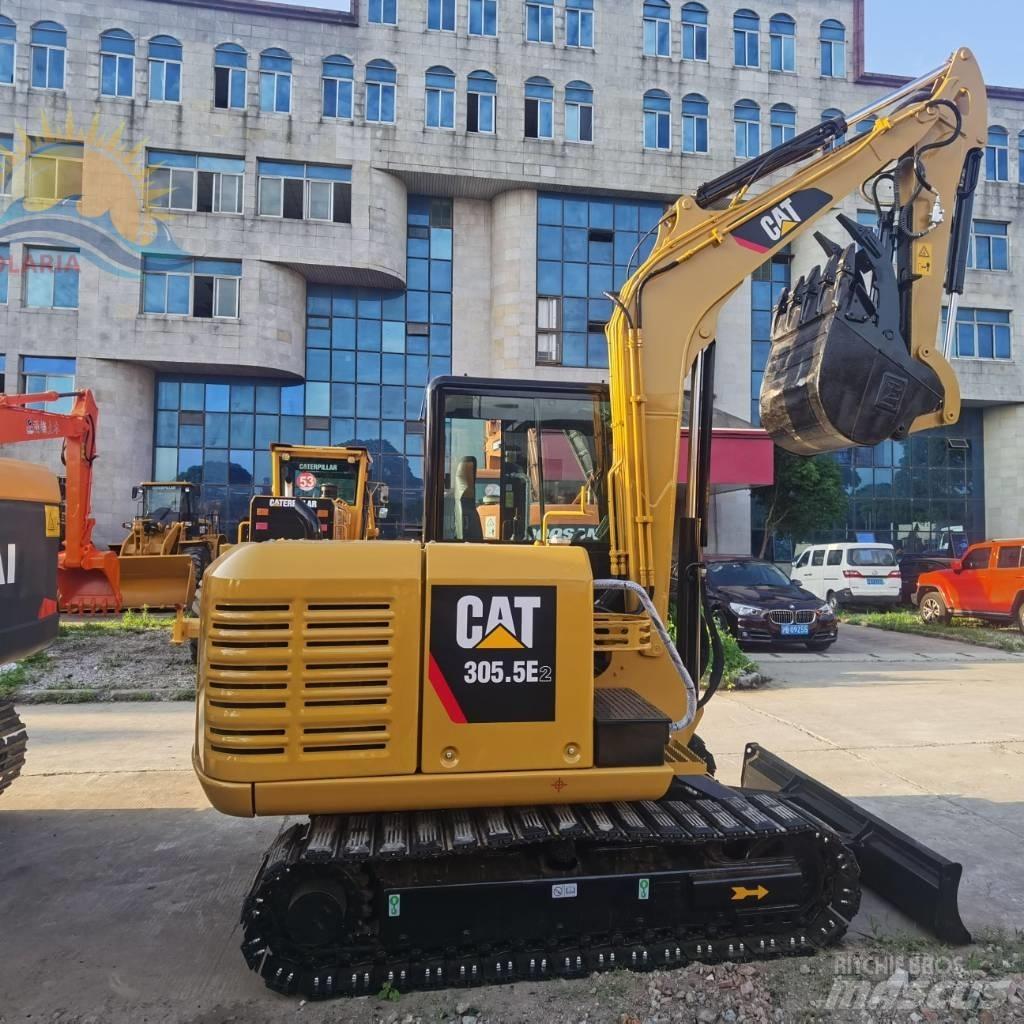 CAT 305.5 E 2 حفارات صغيرة أقل من 7 طن (حفارات صغيرة)