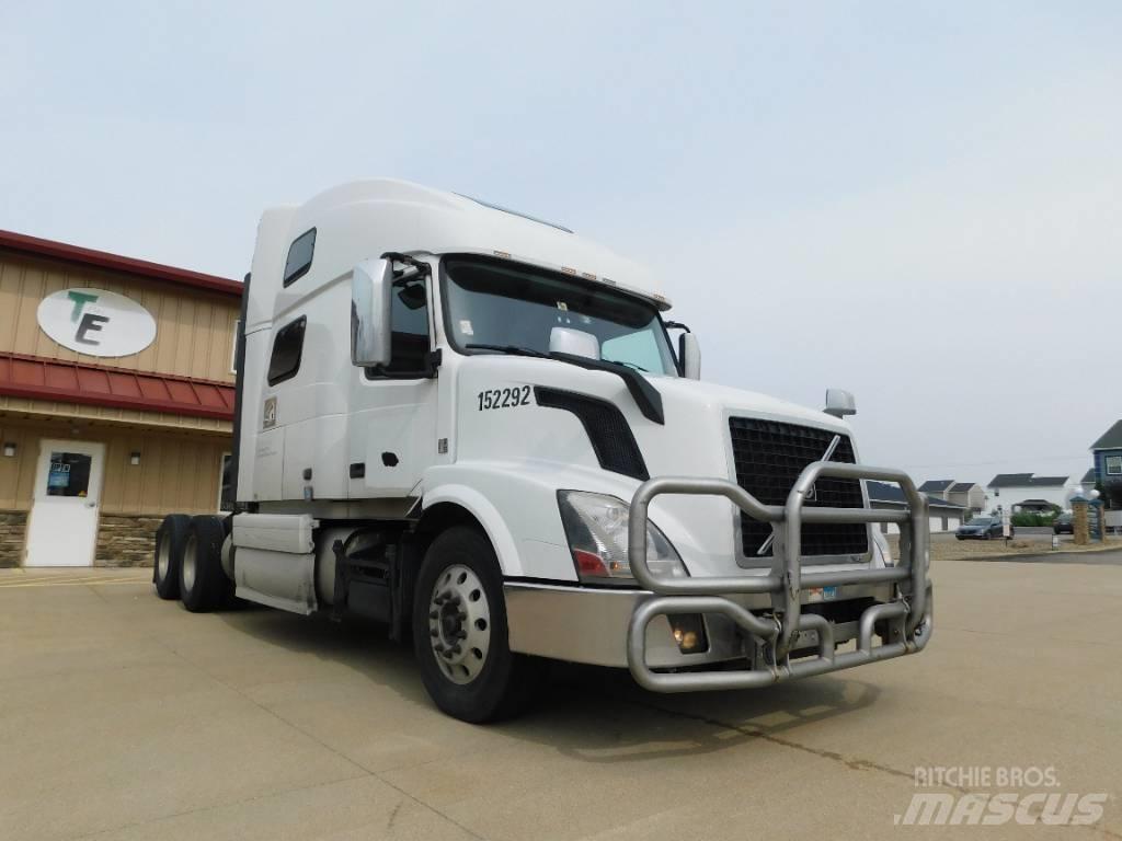 Volvo VNL وحدات الجر