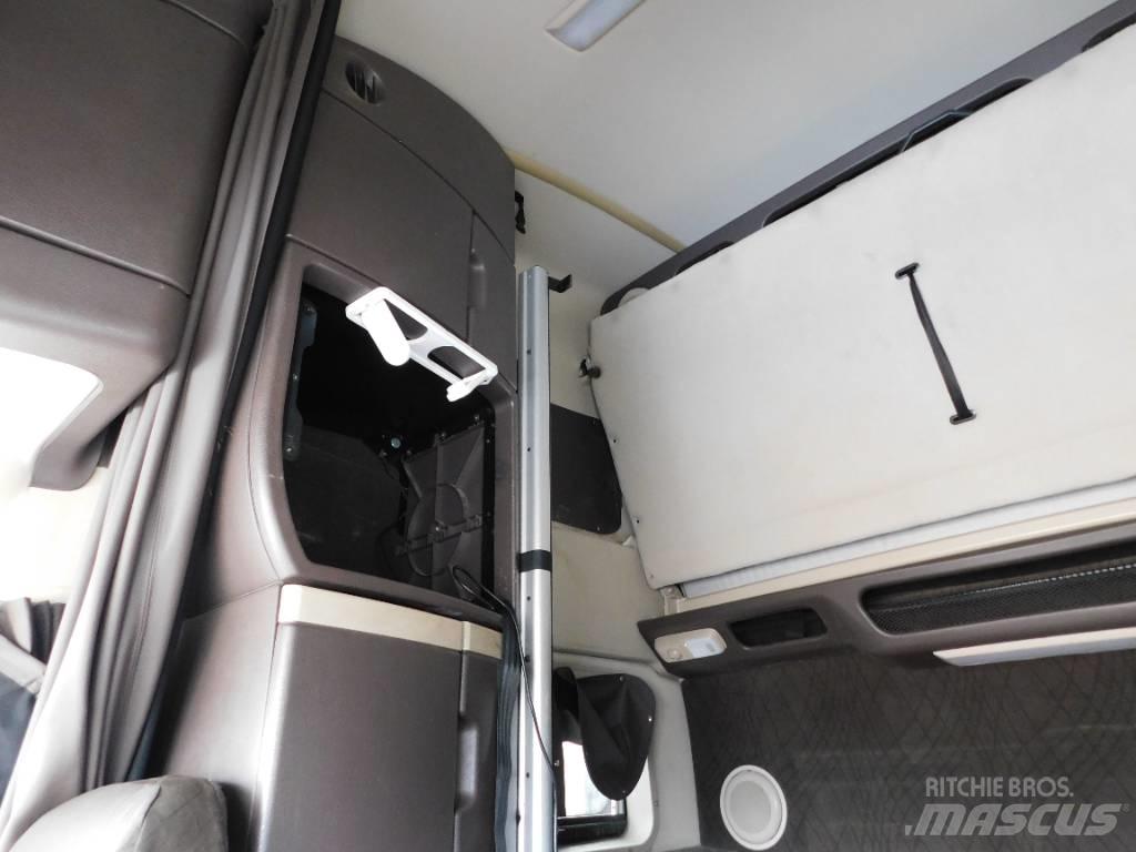 Volvo VNL وحدات الجر
