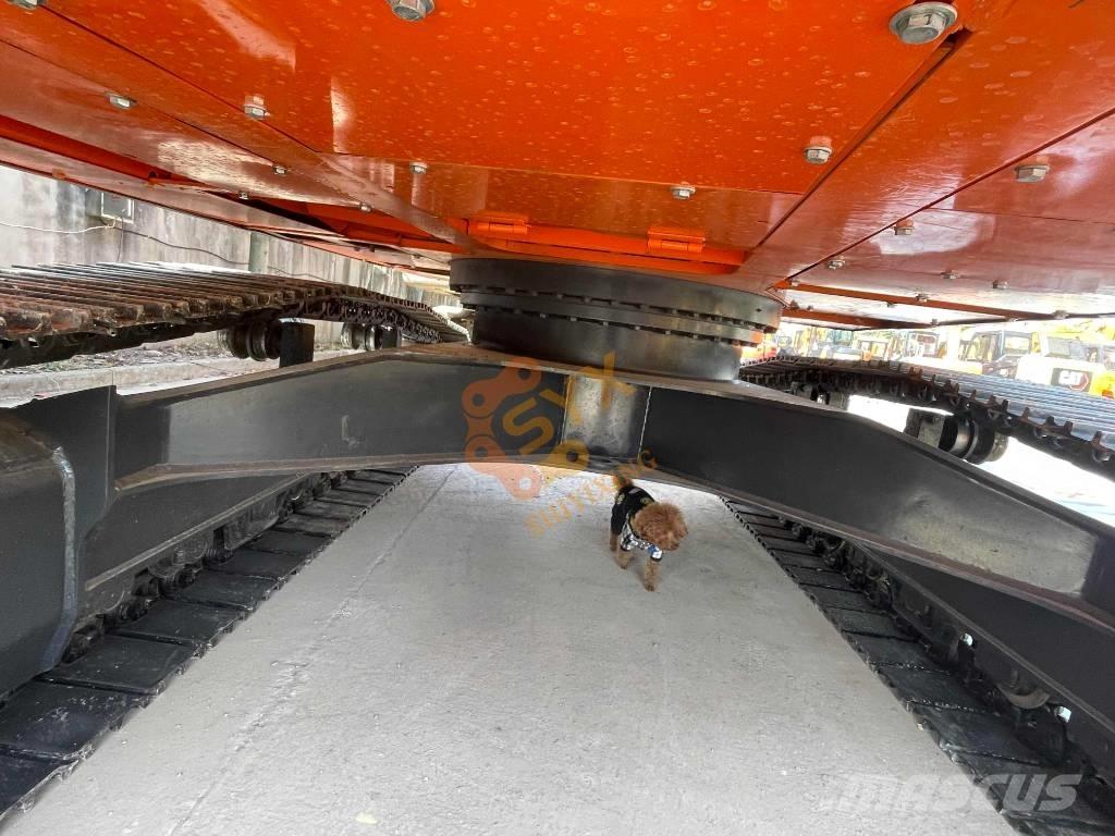 Doosan DX 225 LC حفارات زحافة